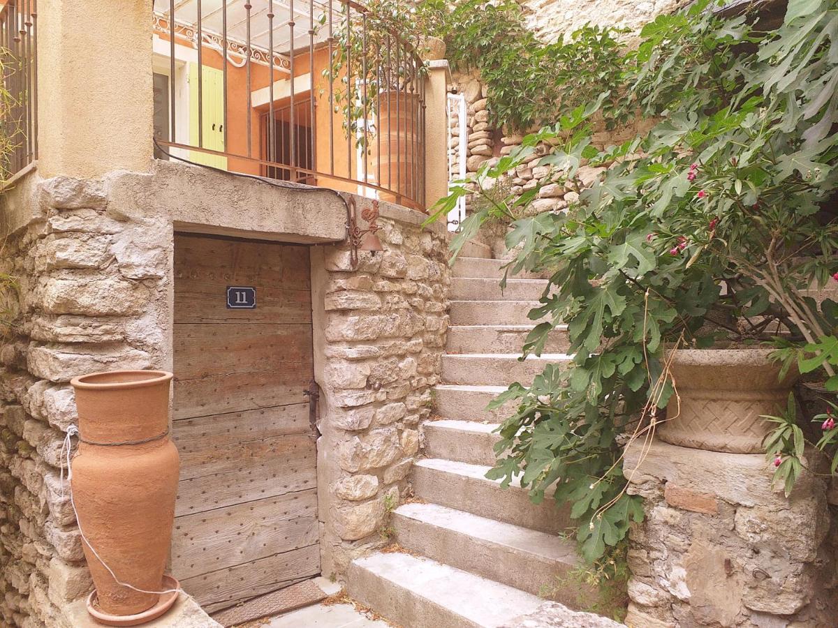 Maison Au Coeur De Fontaine De Vaucluse, Nichee Sur Le Rocher Et Surplombant La Sorgue Luaran gambar