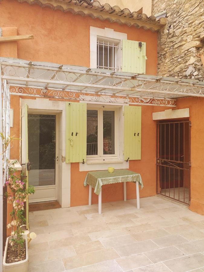 Maison Au Coeur De Fontaine De Vaucluse, Nichee Sur Le Rocher Et Surplombant La Sorgue Luaran gambar